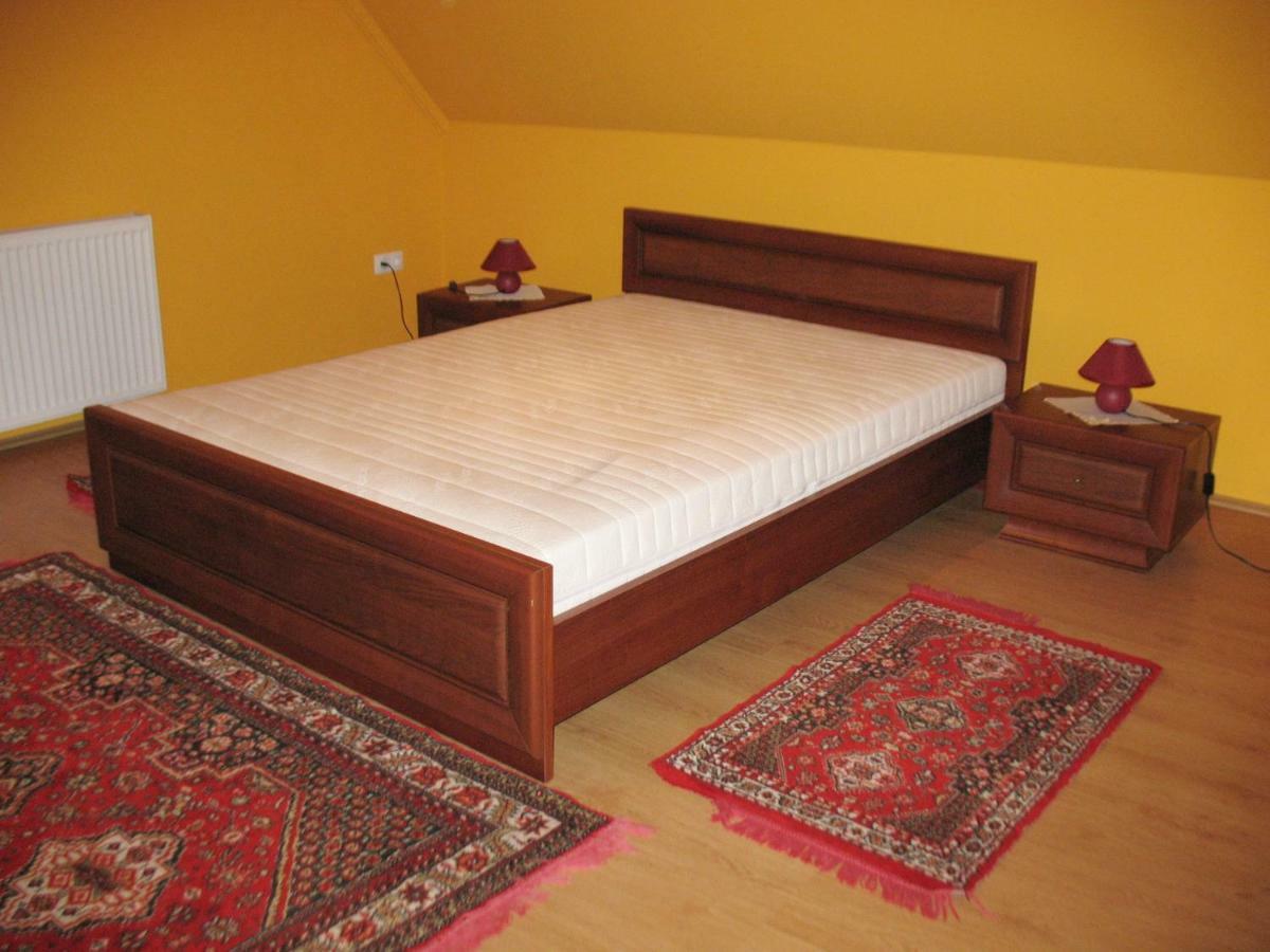 Menyhart Apartman Gyenesdiason 6 Fo Reszere Экстерьер фото