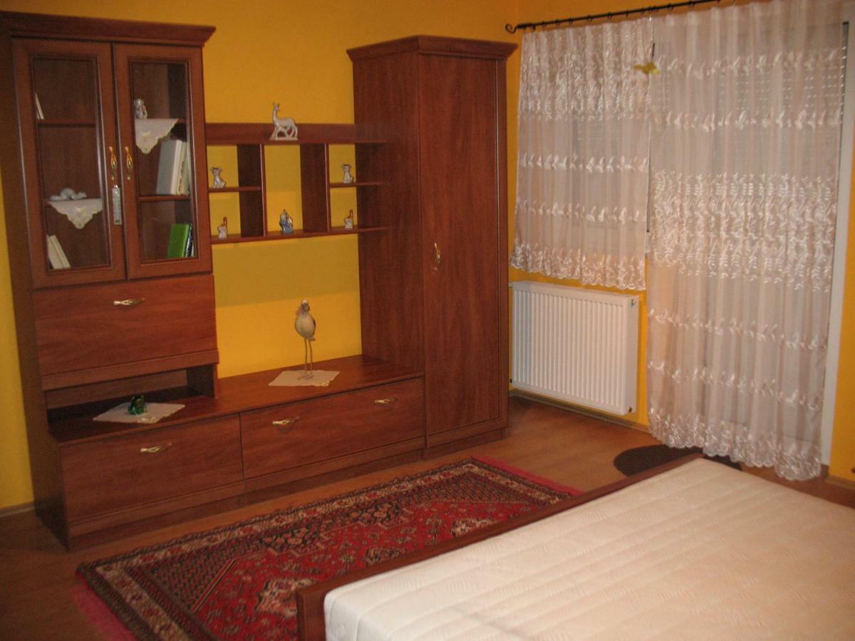 Menyhart Apartman Gyenesdiason 6 Fo Reszere Экстерьер фото