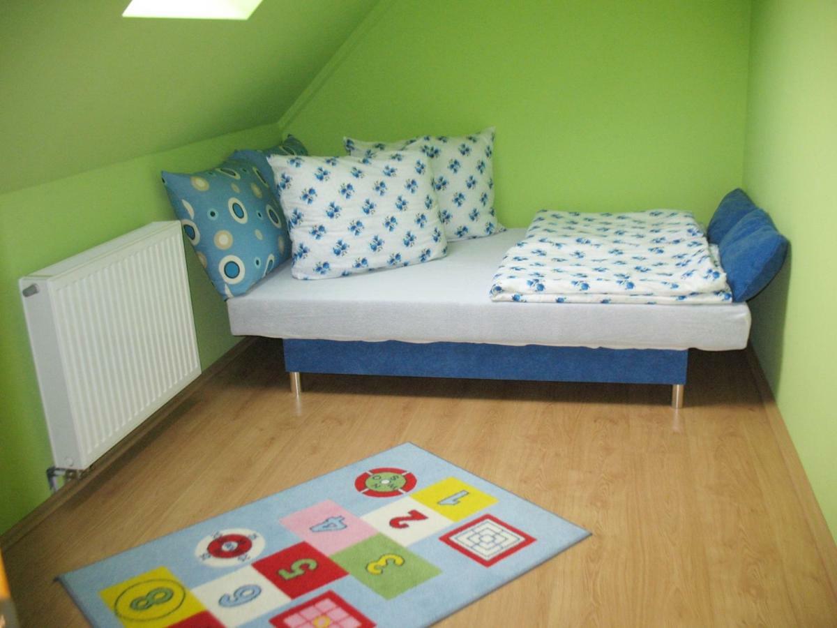 Menyhart Apartman Gyenesdiason 6 Fo Reszere Экстерьер фото